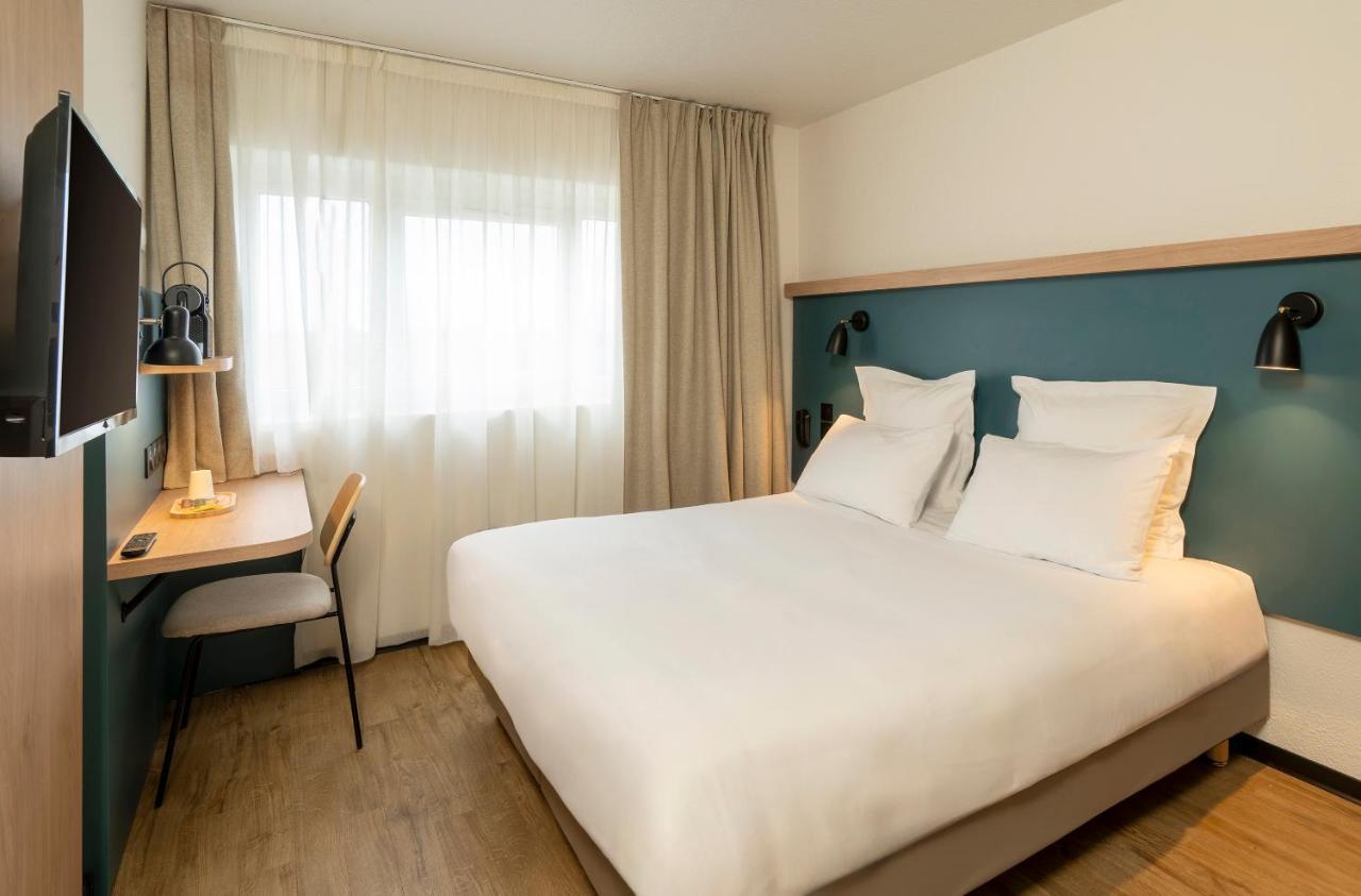 Carline Hotel 3*