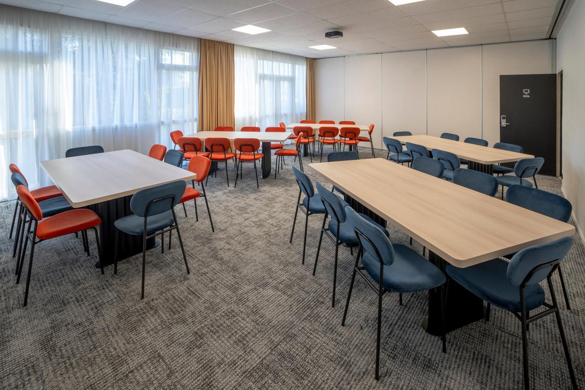 Carline Hotel Caen